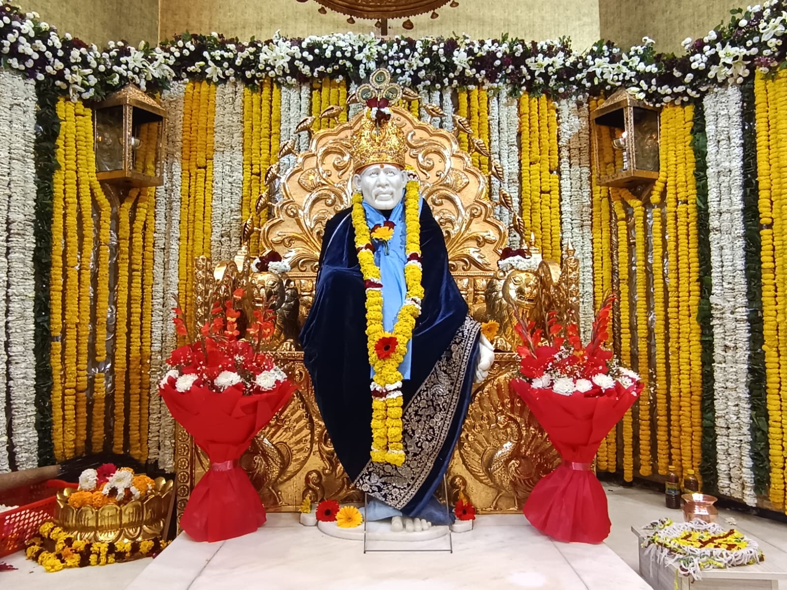 Divine moment 8 at the temple
